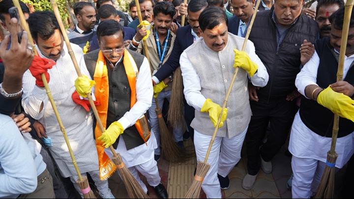 प्रधानमंत्री श्री मोदी ने स्वच्छता को अभियान के रूप में आगे बढ़ाया - मुख्यमंत्री डॉ. यादव